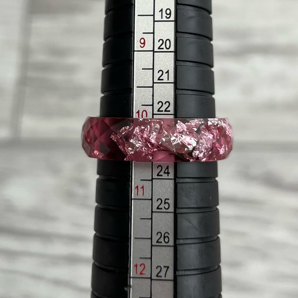 Plastic Pink/Silver Ring - Size 10.5 - Picture 4 of 4